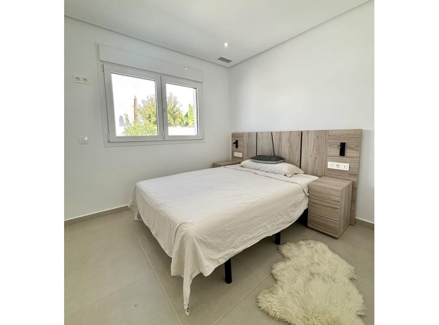 Chalet de 3 habitaciones en Benijófar en venta con piscina - 478.732 € (Ref: 9111352)