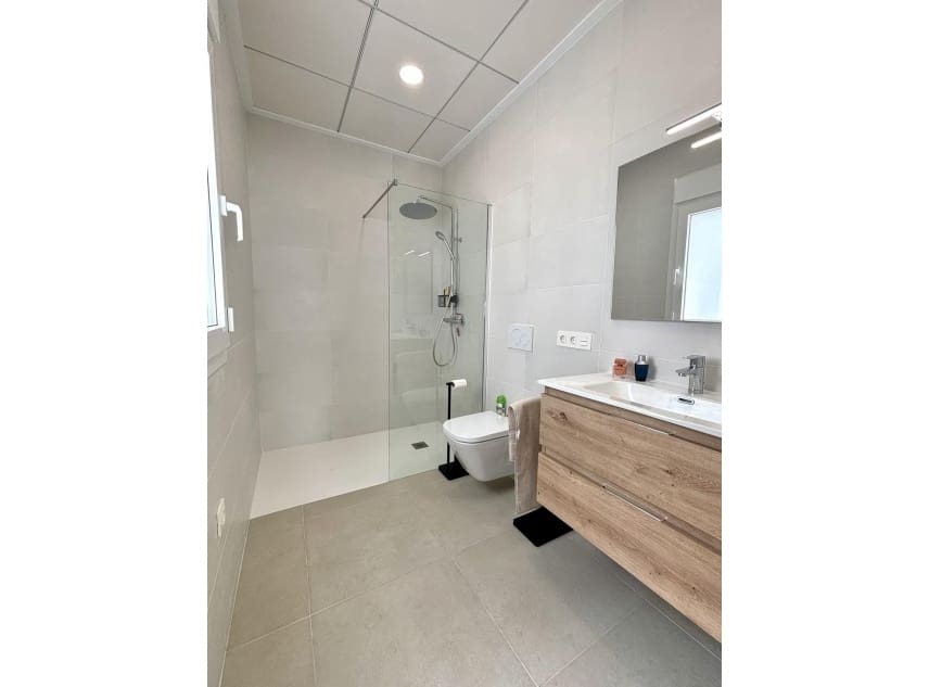 Chalet de 3 habitaciones en Benijófar en venta con piscina - 478.732 € (Ref: 9111352)