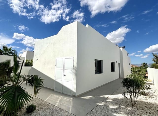 Chalet de 3 habitaciones en Benijófar en venta con piscina - 478.732 € (Ref: 9111352)