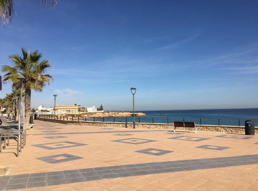 3 slaapkamer Villa te koop in Torre de la Horadada met zwembad - € 1.895.000 (Ref: 9111353)