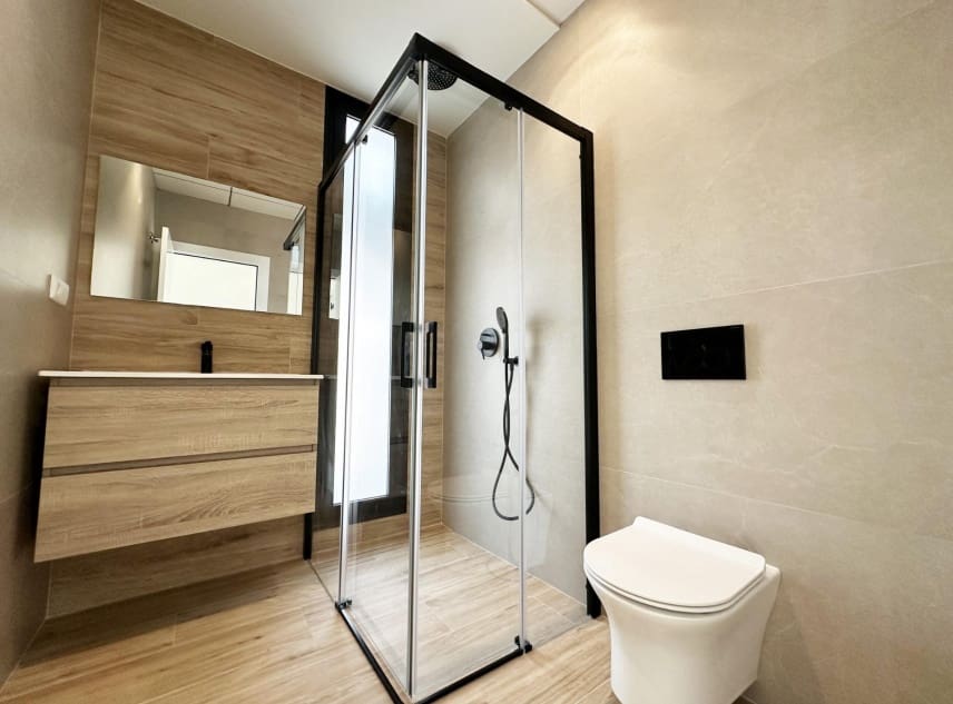 Chalet de 3 habitaciones en Torre de la Horadada en venta con piscina - 599.900 € (Ref: 9111367)