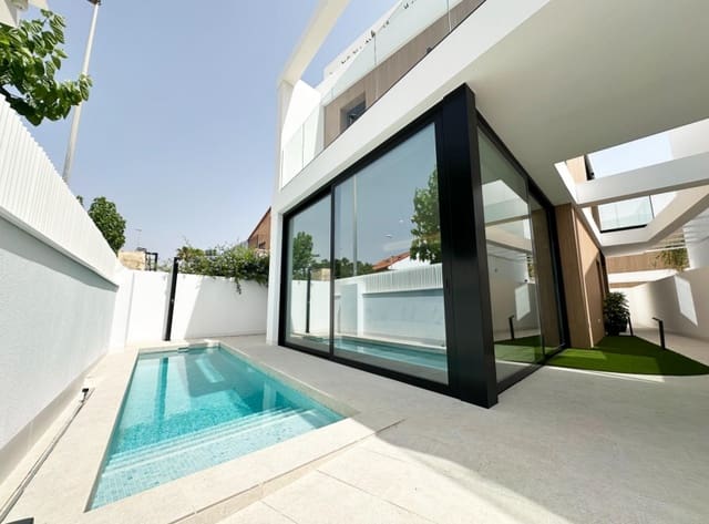 3 slaapkamer Villa te koop in Torre de la Horadada, Pilar de la Horadada met zwembad - € 599.900 (Ref: 9111367)