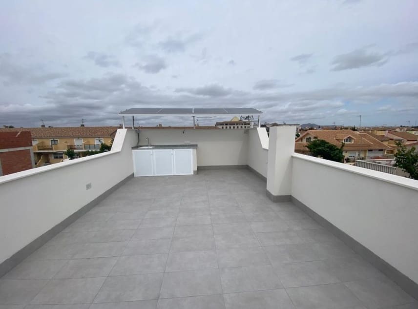 3 soveværelse Villa til salg i Los Alcazares med swimmingpool - € 419.900 (Ref: 9111371)