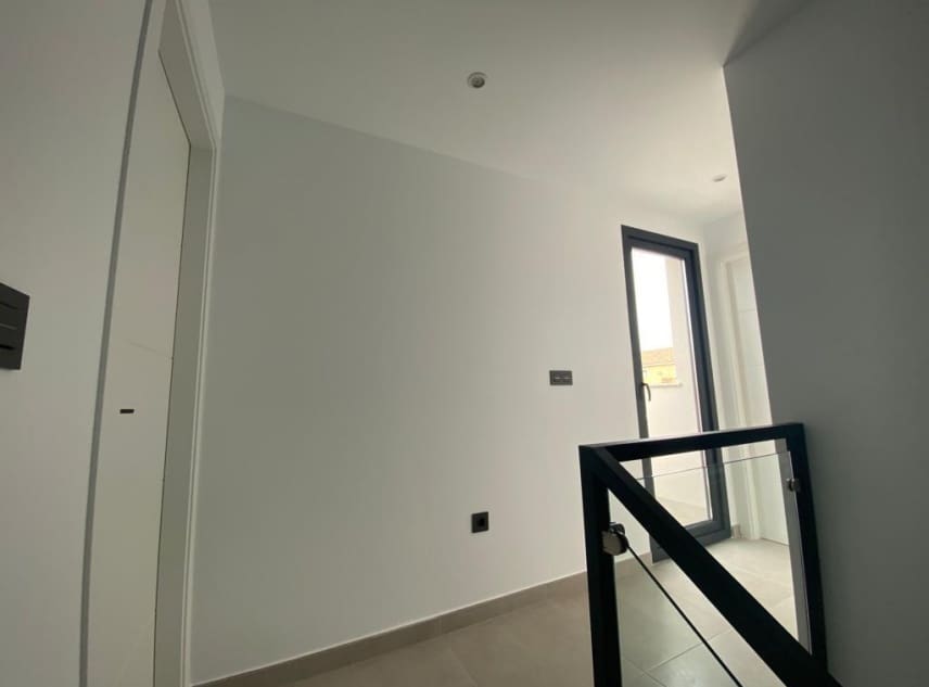 3 soveværelse Villa til salg i Los Alcazares med swimmingpool - € 419.900 (Ref: 9111371)