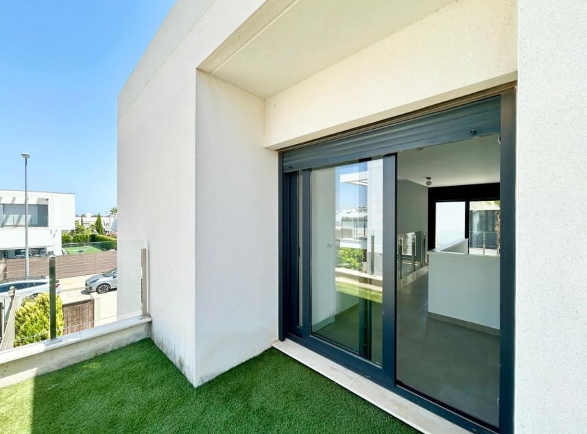 3 bedroom Villa for sale in Vistabella with pool garage - € 350,000 (Ref: 9126289)