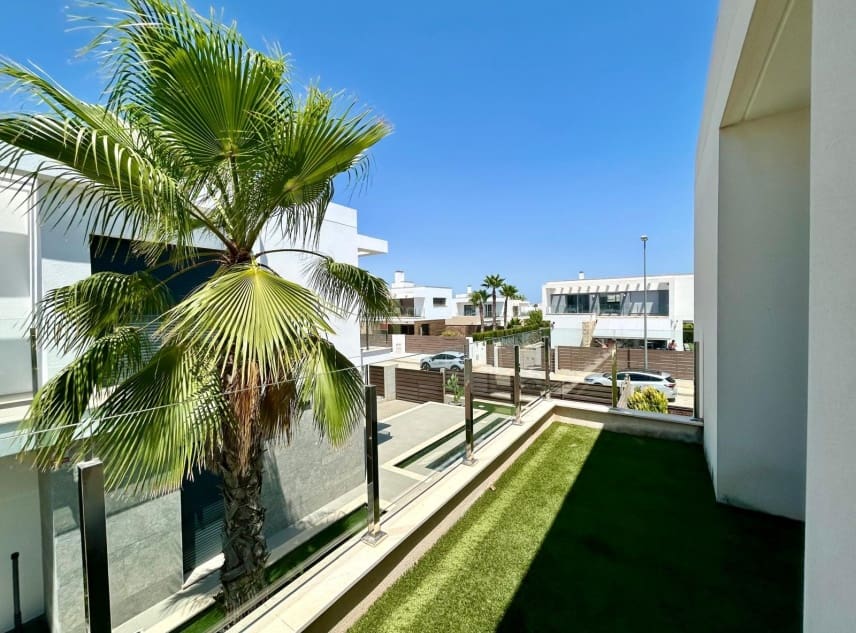 3 bedroom Villa for sale in Vistabella with pool garage - € 350,000 (Ref: 9126289)