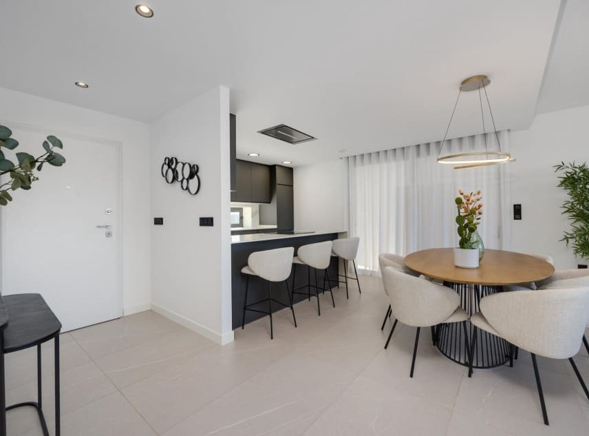 3 slaapkamer Villa te koop in Torrevieja met zwembad - € 595.000 (Ref: 9150477)