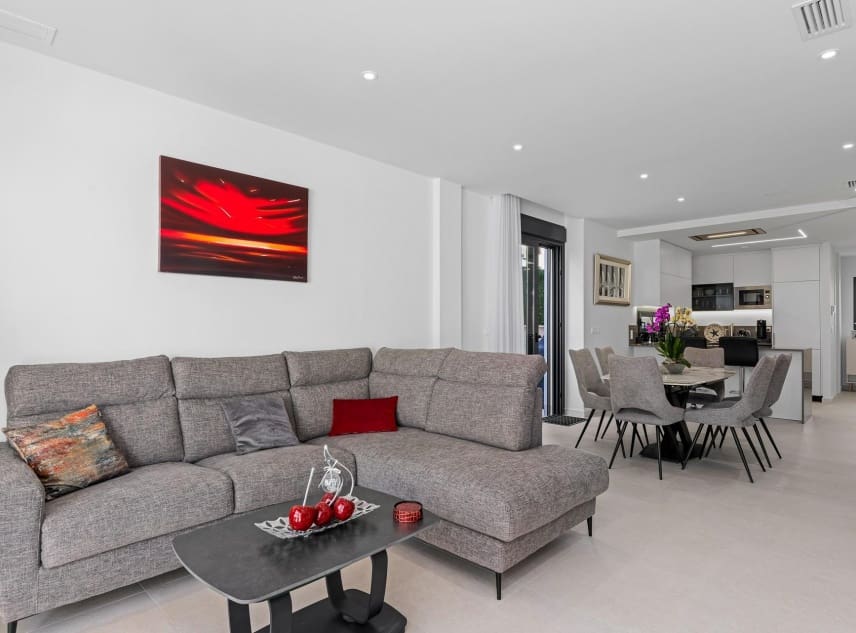 4 soveværelse Villa til salg i Guardamar del Segura med swimmingpool - € 507.050 (Ref: 9150486)