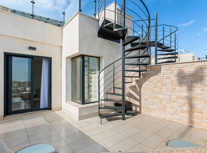 4 soveværelse Villa til salg i Guardamar del Segura med swimmingpool - € 507.050 (Ref: 9150486)