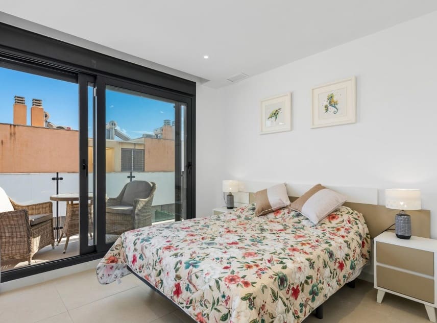 4 soveværelse Villa til salg i Guardamar del Segura med swimmingpool - € 507.050 (Ref: 9150486)