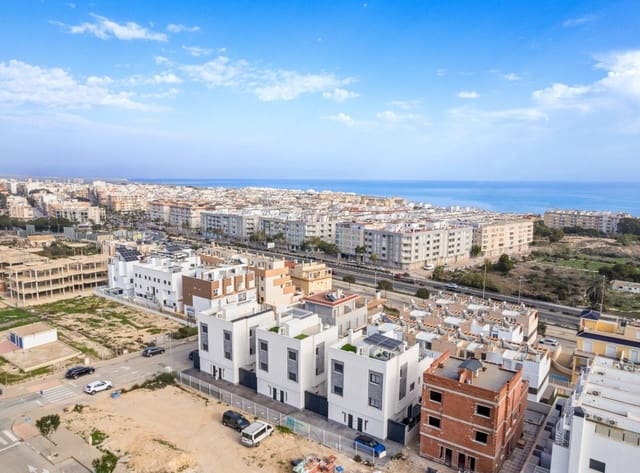 4 slaapkamer Villa te koop in Los Secanos, Guardamar del Segura met zwembad - € 507.050 (Ref: 9150486)