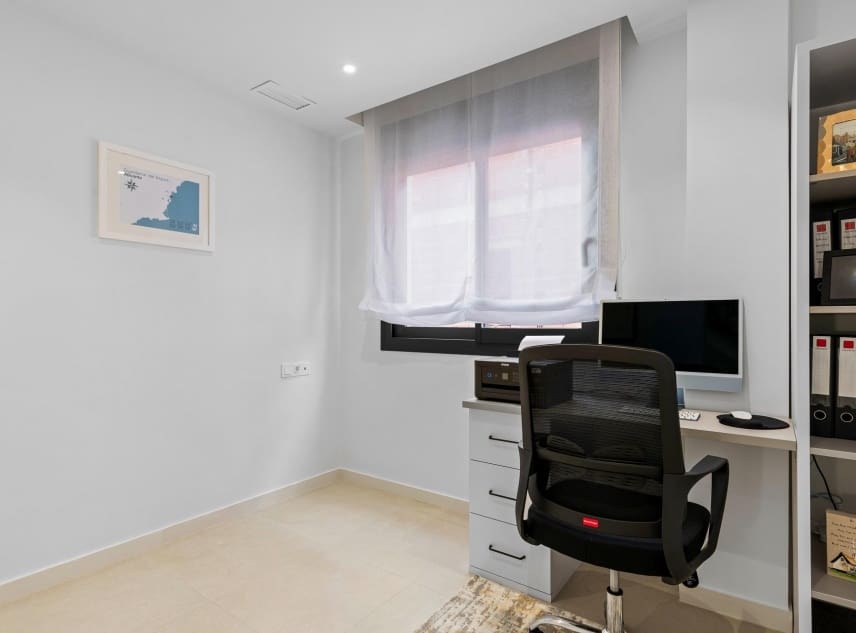 4 soveværelse Villa til salg i Guardamar del Segura med swimmingpool - € 507.050 (Ref: 9150486)