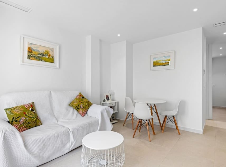 4 soveværelse Villa til salg i Guardamar del Segura med swimmingpool - € 507.050 (Ref: 9150486)