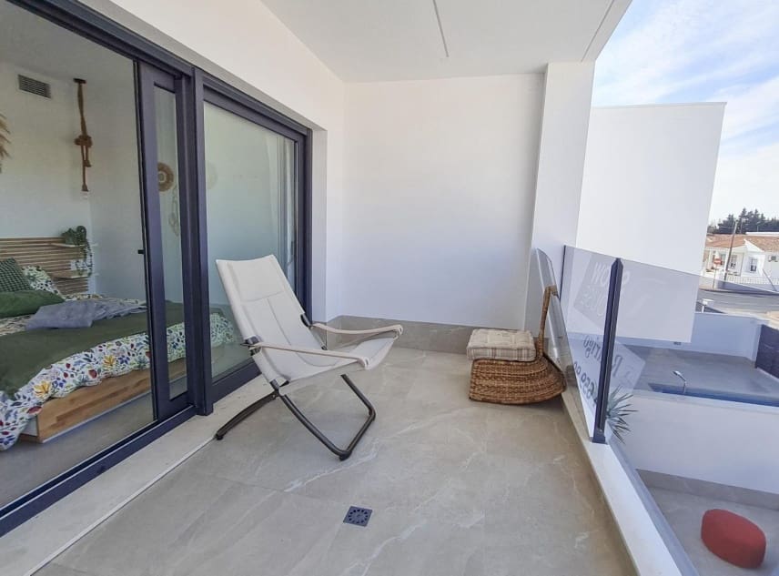 3 soveværelse Villa til salg i San Pedro del Pinatar med swimmingpool - € 439.000 (Ref: 9150487)