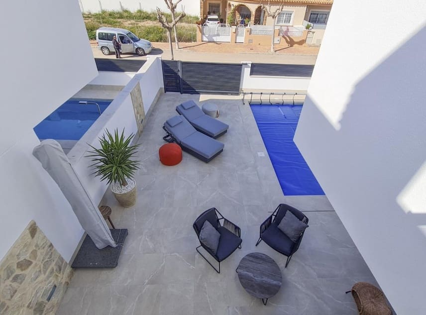 3 soveværelse Villa til salg i San Pedro del Pinatar med swimmingpool - € 439.000 (Ref: 9150487)