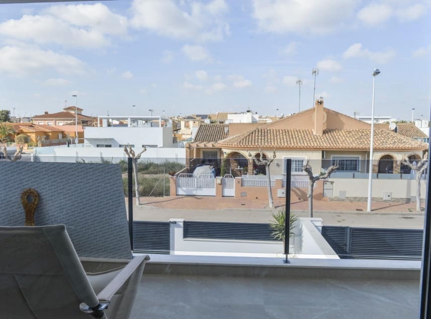 3 soveværelse Villa til salg i San Pedro del Pinatar med swimmingpool - € 439.000 (Ref: 9150487)