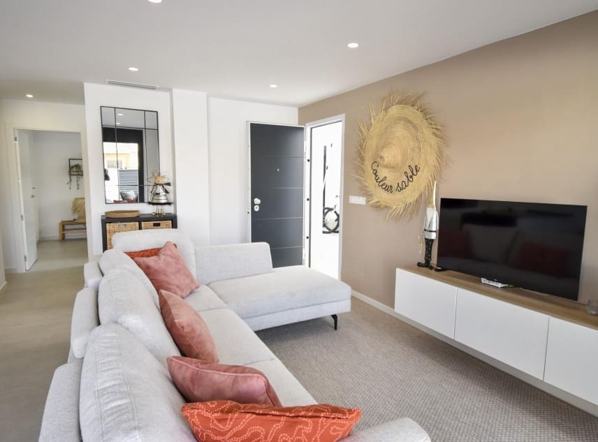 3 soveværelse Villa til salg i San Pedro del Pinatar med swimmingpool - € 439.000 (Ref: 9150487)