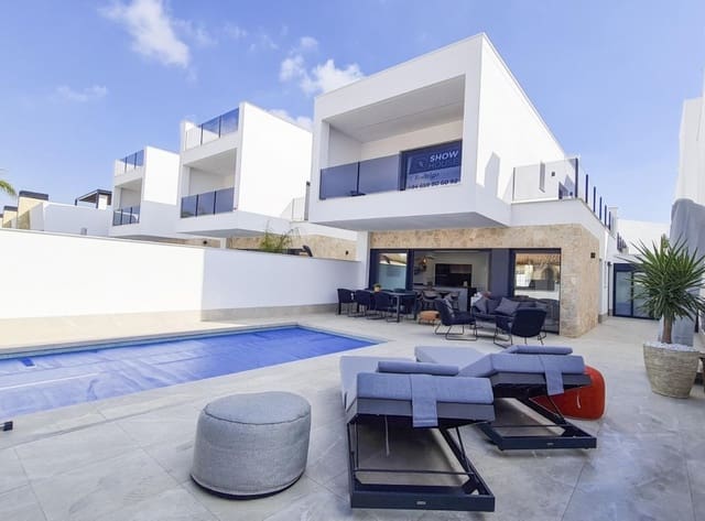 3 soveværelse Villa til salg i San Pedro del Pinatar ciudad, San Pedro del Pinatar med swimmingpool - € 439.000 (Ref: 9150487)