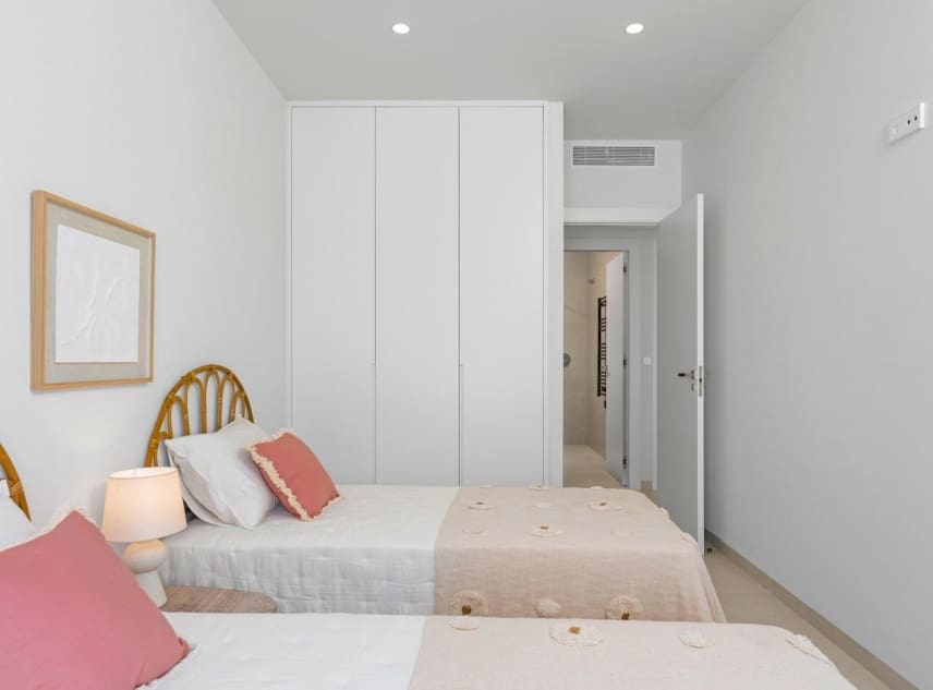 3 soveværelse Byhus til salg i Los Alcazares med swimmingpool - € 489.900 (Ref: 9150489)