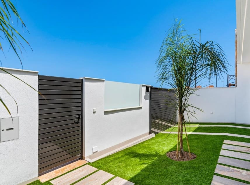 3 soveværelse Byhus til salg i Los Alcazares med swimmingpool - € 489.900 (Ref: 9150489)