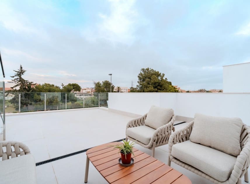 3 bedroom Villa for sale in Los Alcazares with pool - € 467,000 (Ref: 9150498)