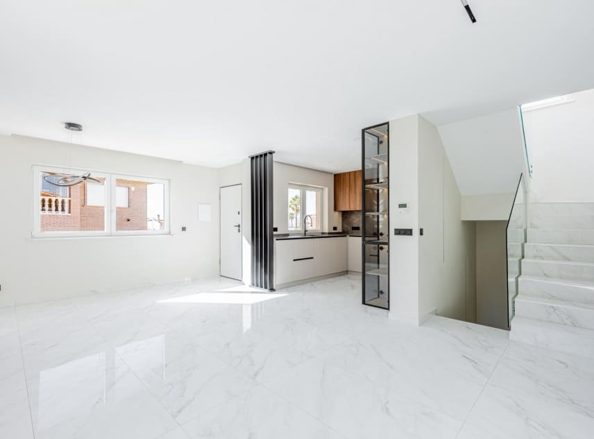 4 Zimmer Villa zu verkaufen in Ciudad Quesada mit Pool - 549.000 € (Ref: 9150510)