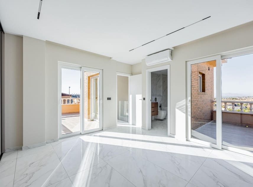 4 Zimmer Villa zu verkaufen in Ciudad Quesada mit Pool - 549.000 € (Ref: 9150510)