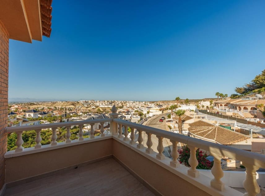 4 Zimmer Villa zu verkaufen in Ciudad Quesada mit Pool - 549.000 € (Ref: 9150510)