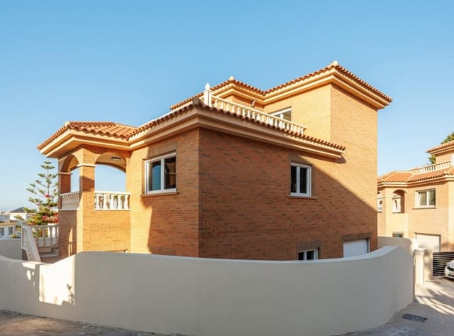 4 Zimmer Villa zu verkaufen in Ciudad Quesada, Rojales mit Pool - 549.000 € (Ref: 9150510)