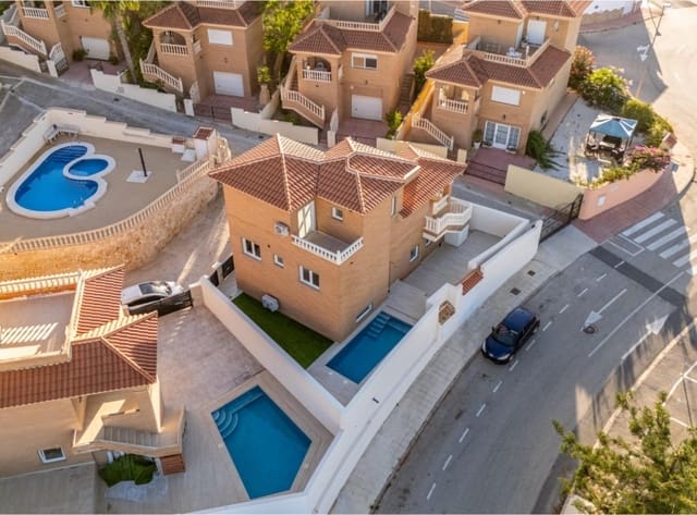 4 Zimmer Villa zu verkaufen in Ciudad Quesada, Rojales mit Pool - 549.000 € (Ref: 9150510)