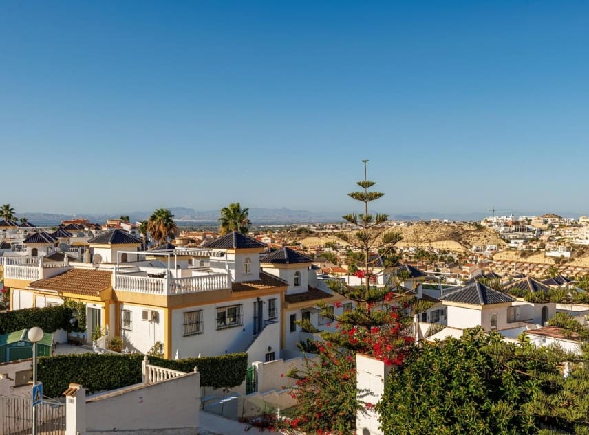 4 Zimmer Villa zu verkaufen in Ciudad Quesada mit Pool - 549.000 € (Ref: 9150510)