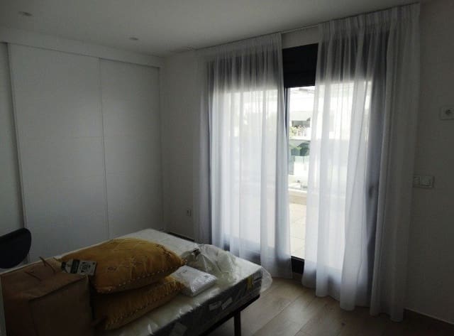 3 soveværelse Villa til salg i Pilar de la Horadada ciudad, Pilar de la Horadada med swimmingpool - € 379.900 (Ref: 9150528)