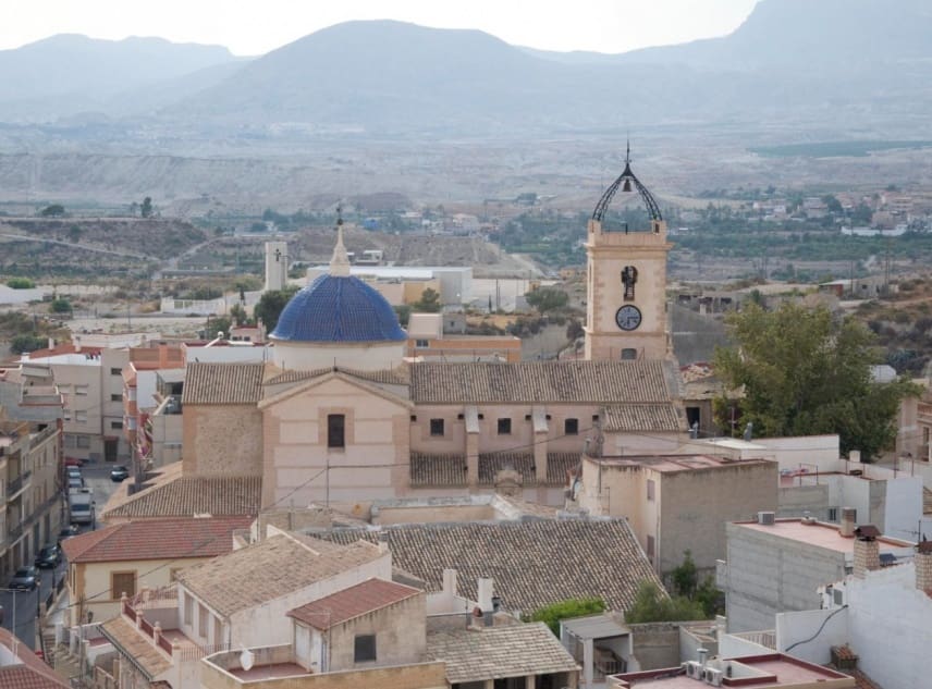 3 soveværelse Villa til salg i Fortuna med swimmingpool - € 350.000 (Ref: 9150529)