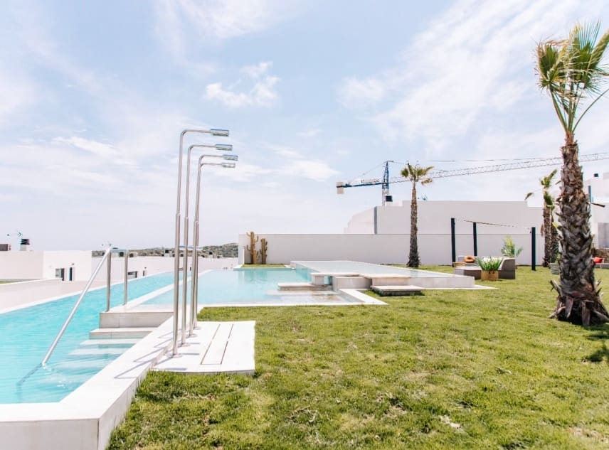 4 slaapkamer Bungalow te koop in Ciudad Quesada met zwembad - € 599.000 (Ref: 9150537)