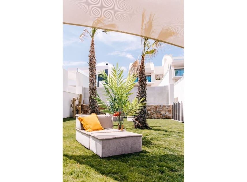 4 slaapkamer Bungalow te koop in Ciudad Quesada met zwembad - € 599.000 (Ref: 9150537)