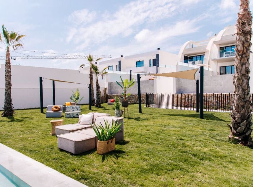 4 slaapkamer Bungalow te koop in Ciudad Quesada met zwembad - € 599.000 (Ref: 9150537)