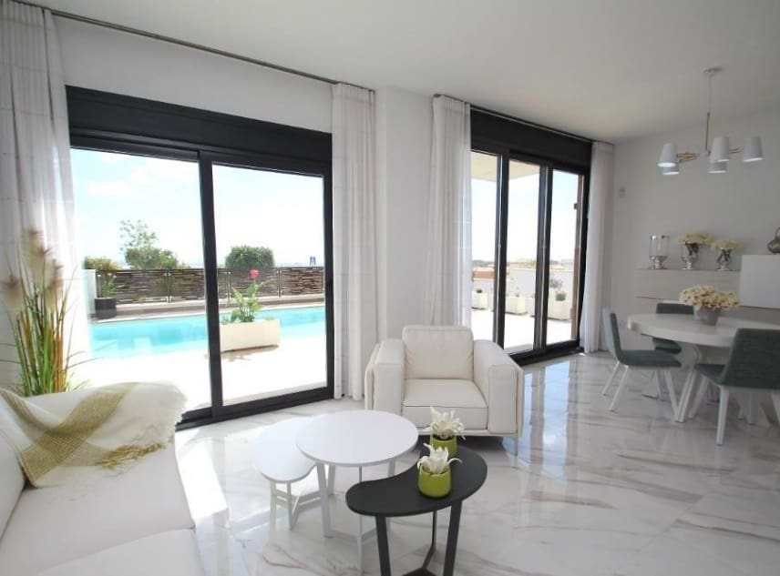 3 slaapkamer Villa te koop in San Miguel de Salinas met zwembad - € 630.000 (Ref: 9150546)