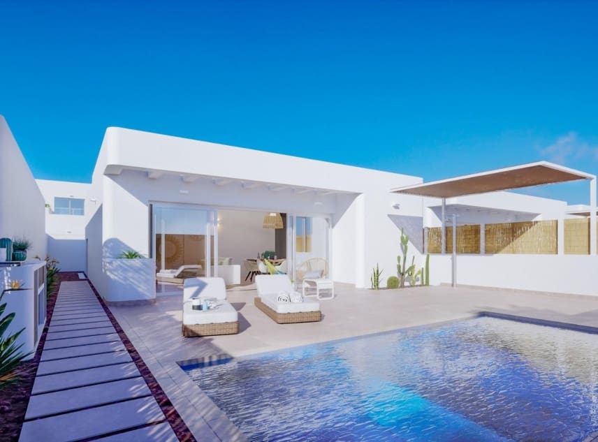 3 makuuhuone Huvila myytävänä paikassa Los Alcazares mukana uima-altaan - 499 900 € (Ref: 9150568)
