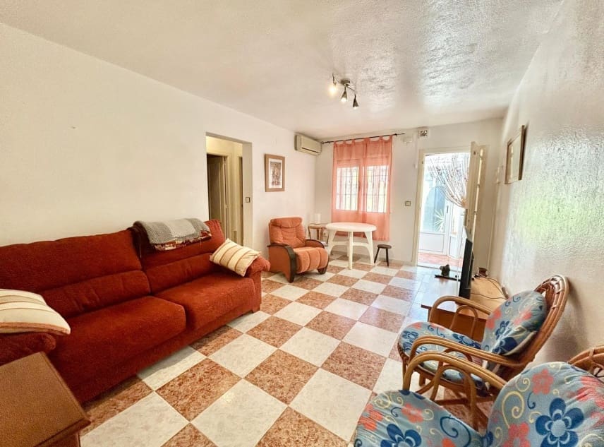 2 soveværelse Bungalow til salg i El Chaparral med swimmingpool - € 119.950 (Ref: 9203486)