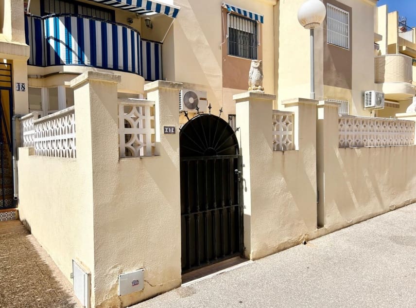 2 soveværelse Bungalow til salg i El Chaparral med swimmingpool - € 119.950 (Ref: 9203486)