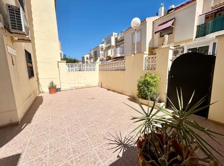 2 soveværelse Bungalow til salg i El Chaparral med swimmingpool - € 119.950 (Ref: 9203486)