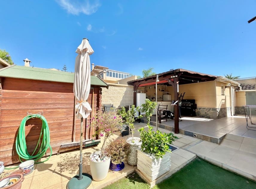 3 soverom Villa til salgs i La Siesta med svømmebasseng garasje - € 335 950 (Ref: 9238899)