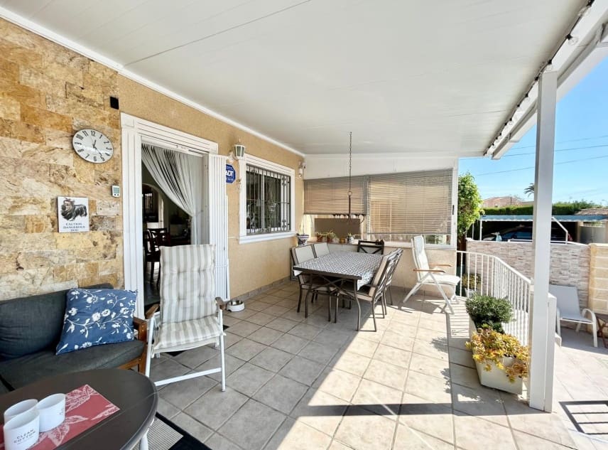 3 soverom Villa til salgs i La Siesta med svømmebasseng garasje - € 335 950 (Ref: 9238899)