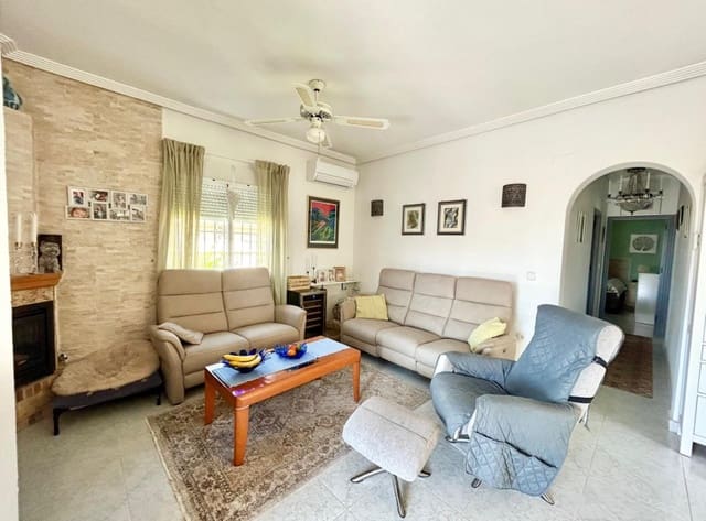 Chalet de 3 habitaciones en La Siesta, Torrevieja en venta con piscina garaje - 335.950 € (Ref: 9238899)