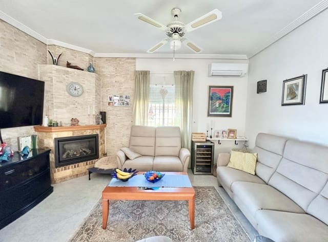 Chalet de 3 habitaciones en La Siesta, Torrevieja en venta con piscina garaje - 335.950 € (Ref: 9238899)