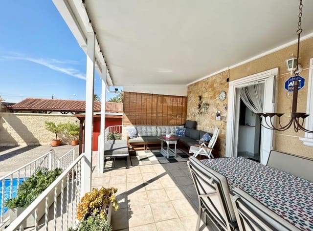 Chalet de 3 habitaciones en La Siesta, Torrevieja en venta con piscina garaje - 335.950 € (Ref: 9238899)