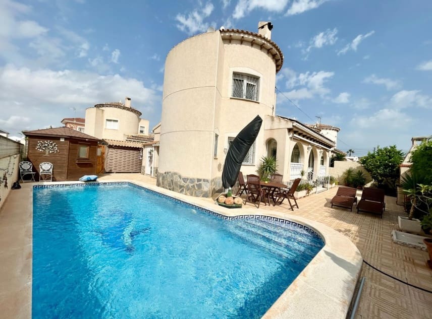 3 soverom Villa til salgs i San Luis med svømmebasseng garasje - € 339 950 (Ref: 9315181)