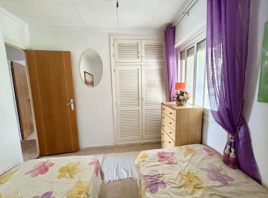 3 soveværelse Villa til salg i La Siesta med swimmingpool garage - € 269.000 (Ref: 9329834)