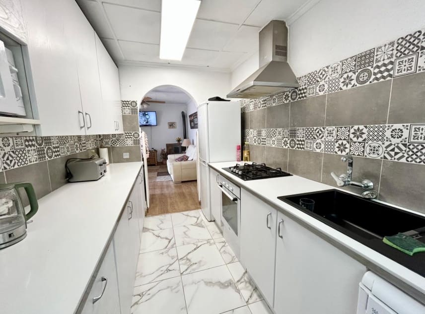 3 soveværelse Villa til salg i La Siesta med swimmingpool garage - € 269.000 (Ref: 9329834)