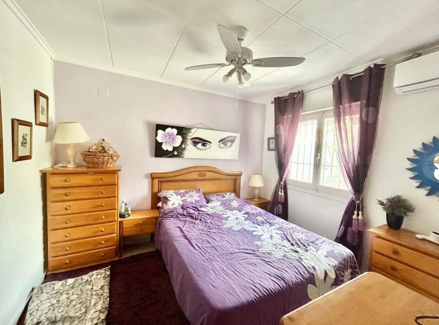 3 soveværelse Villa til salg i La Siesta med swimmingpool garage - € 269.000 (Ref: 9329834)